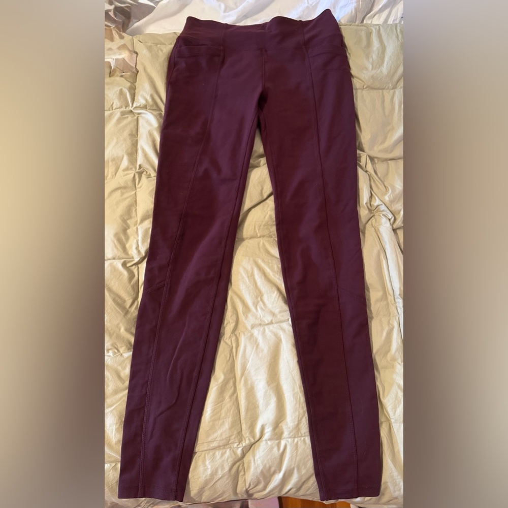 Athleta Medium Tall rear pocket leggings/pants